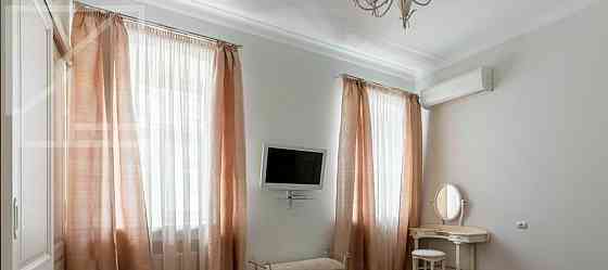 6-комн. квартира, 210 м2, 2/3 эт. Москва