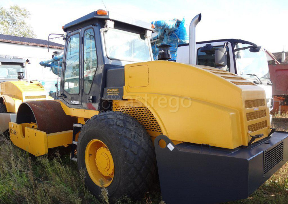 Виброкаток механический одновальцовый XS162J Благовещенск - изображение 1