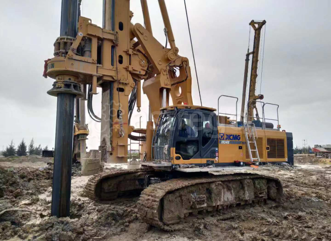 Установка буровая роторная XCMG XR240E (с лебедкой задавливания), глубина бурения 70 м Краснодар - изображение 1