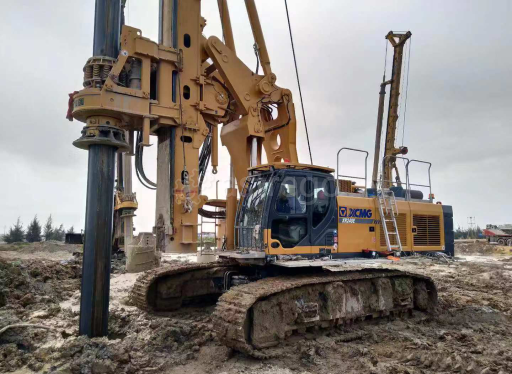 Установка буровая роторная XCMG XR240E (с лебедкой задавливания), глубина бурения 70 м Краснодар - изображение 1
