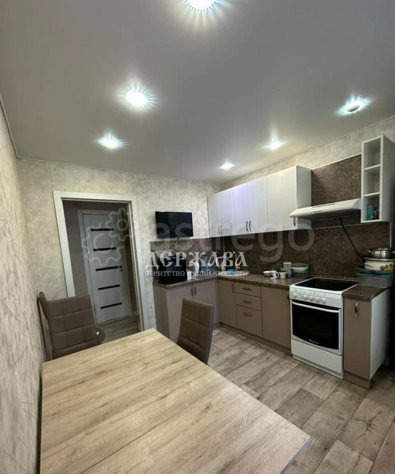3-комн. квартира, 86 м2, 14/14 эт. Старый Оскол - изображение 2