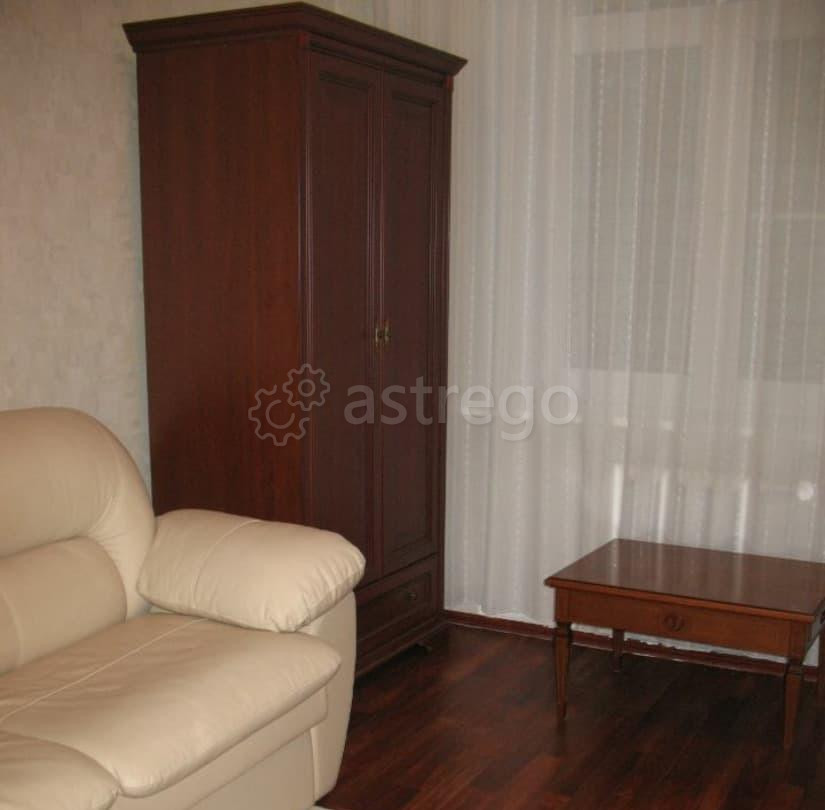 Комната, 60 м2, 3/5 эт. Москва - изображение 1