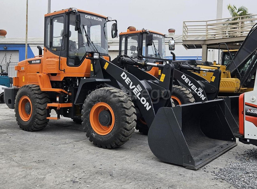 Фронтальный погрузчик Develon SD200 Кемерово - изображение 1
