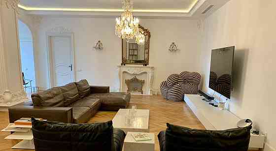 4-комн. квартира, 340 м2, 2/8 эт. Москва