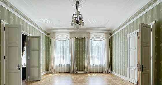 6-комн. квартира, 251 м2, 2/6 эт. Москва