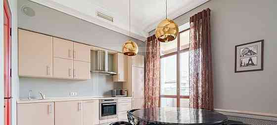 2-комн. квартира, 89 м2, 5/9 эт. Москва