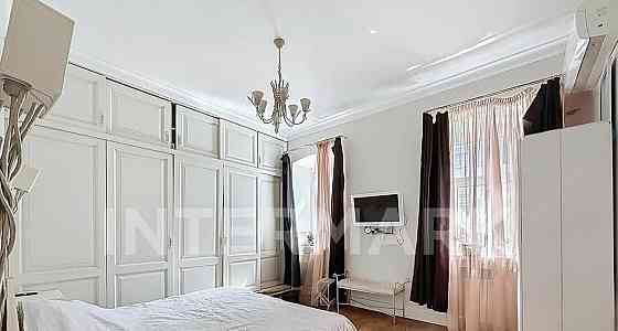 6-комн. квартира, 210 м2, 2/3 эт. Москва