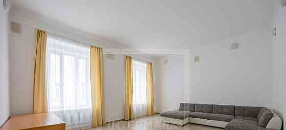 6-комн. квартира, 216 м2, 3/6 эт. Москва