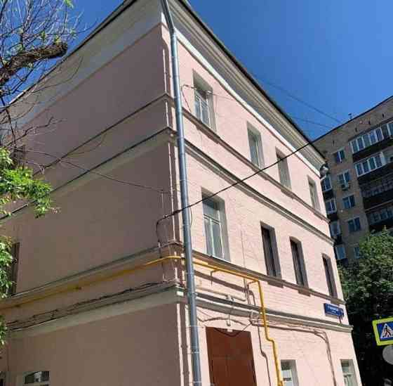 Комната, 20 м2, 1/3 эт. Москва