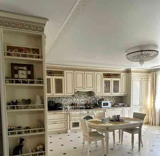 5-комн. квартира, 141.8 м2, 3/3 эт. Коряжма