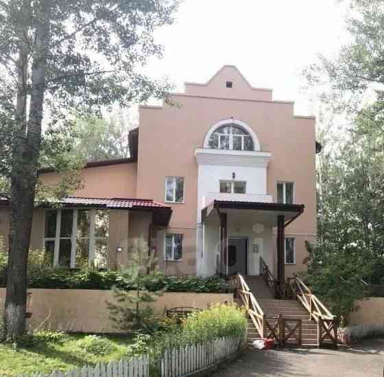 Дом, 856.8 м2, 15 соток, 3 эт. Красноярск
