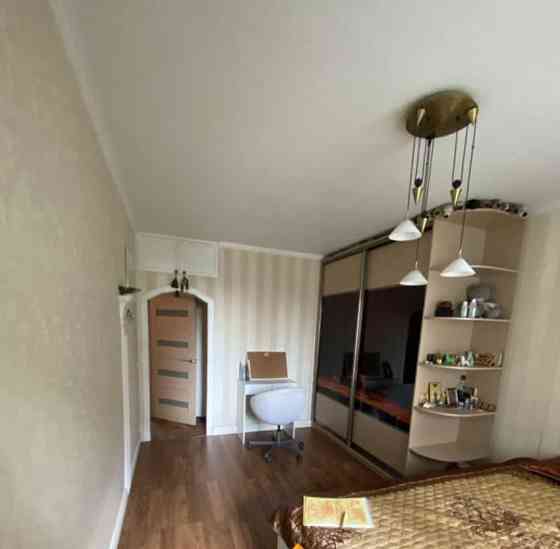 Комната, 61 м2, 5/5 эт. Москва