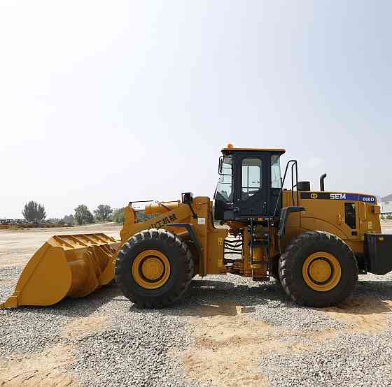 Погрузчик фронтальный SEM 668 D 6 т 240 л. с. Хабаровск