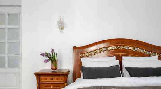 3-комн. квартира, 90 м2, 2/6 эт. Москва