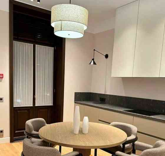 3-комн. квартира, 85 м2, 1/4 эт. Москва