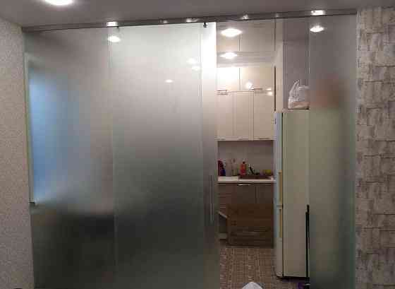 Дверь стеклянная раздвижная 10 мм Красноярск