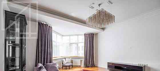 3-комн. квартира, 145 м2, 2/6 эт. Москва