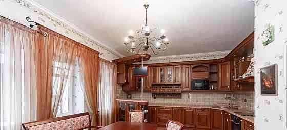 5-комн. квартира, 170.7 м2, 2/4 эт. Санкт-Петербург