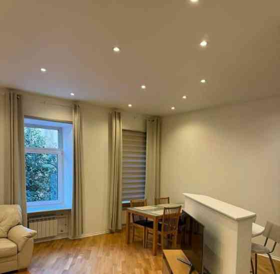 2-комн. квартира, 90 м2, 2/4 эт. Санкт-Петербург