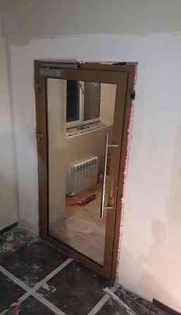 Противопожарная алюминиевая остекленная дверь EIW60 1,5 мм Ростов-на-Дону