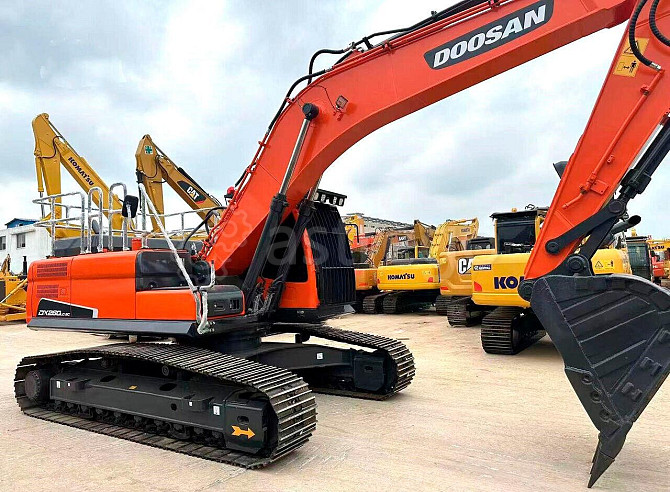 Гусеничный экскаватор Doosan DX260LCA DOOSAN Кемерово - изображение 1