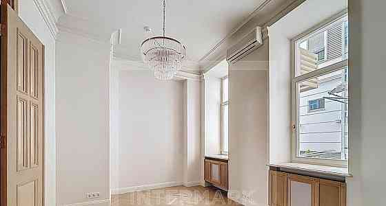 5-комн. квартира, 220 м2, 1/6 эт. Москва