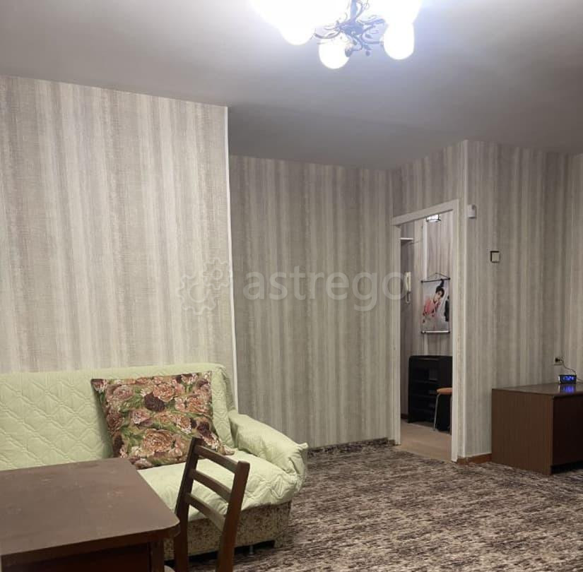 3-комн. квартира, 55 м2, 1/5 эт. Дзержинский - изображение 2