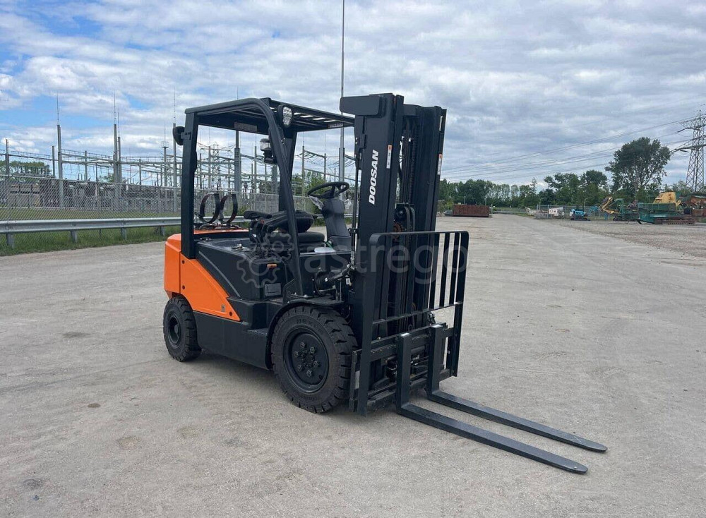 Вилочный погрузчик бензиновый Doosan G25G DOOSAN Кемерово - изображение 1