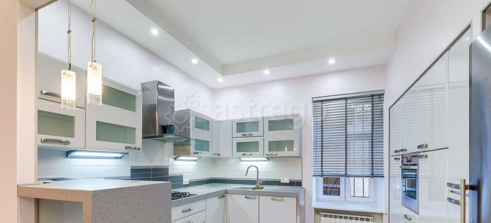 3-комн. квартира, 100 м2, 4/4 эт. Санкт-Петербург - изображение 1
