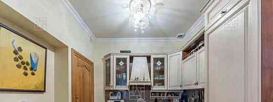 5-комн. квартира, 160 м2, 2/6 эт. Москва
