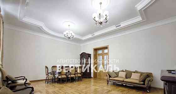 3-комн. квартира, 150 м2, 3/6 эт. Москва