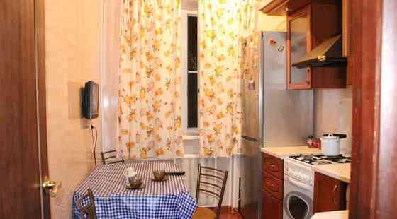 2-комн. квартира, 52 м2, 2/2 эт. Москва