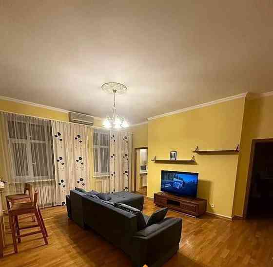 3-комн. квартира, 64 м2, 2/6 эт. Москва