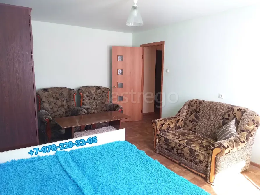 Сдам 2-комн. квартиру, 60 м2, 1/10 эт., долгосрочно Севастополь - изображение 1