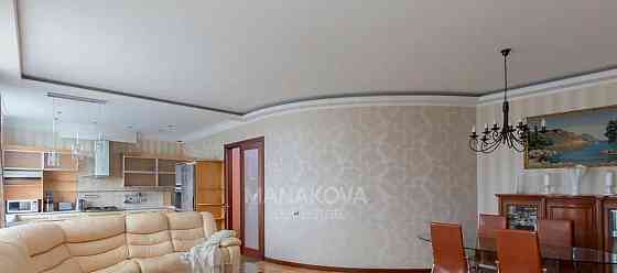 4-комн. квартира, 130 м2, 7/7 эт. Санкт-Петербург