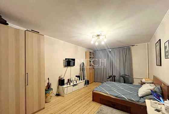 3-комн. квартира, 86 м2, 2/8 эт. Москва