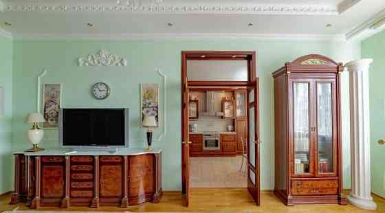 2-комн. квартира, 84 м2, 6/17 эт. Москва