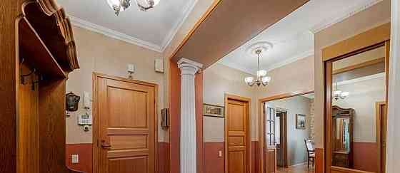 4-комн. квартира, 98 м2, 2/5 эт. Москва