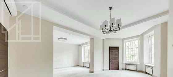 6-комн. квартира, 329 м2, 3/3 эт. Москва