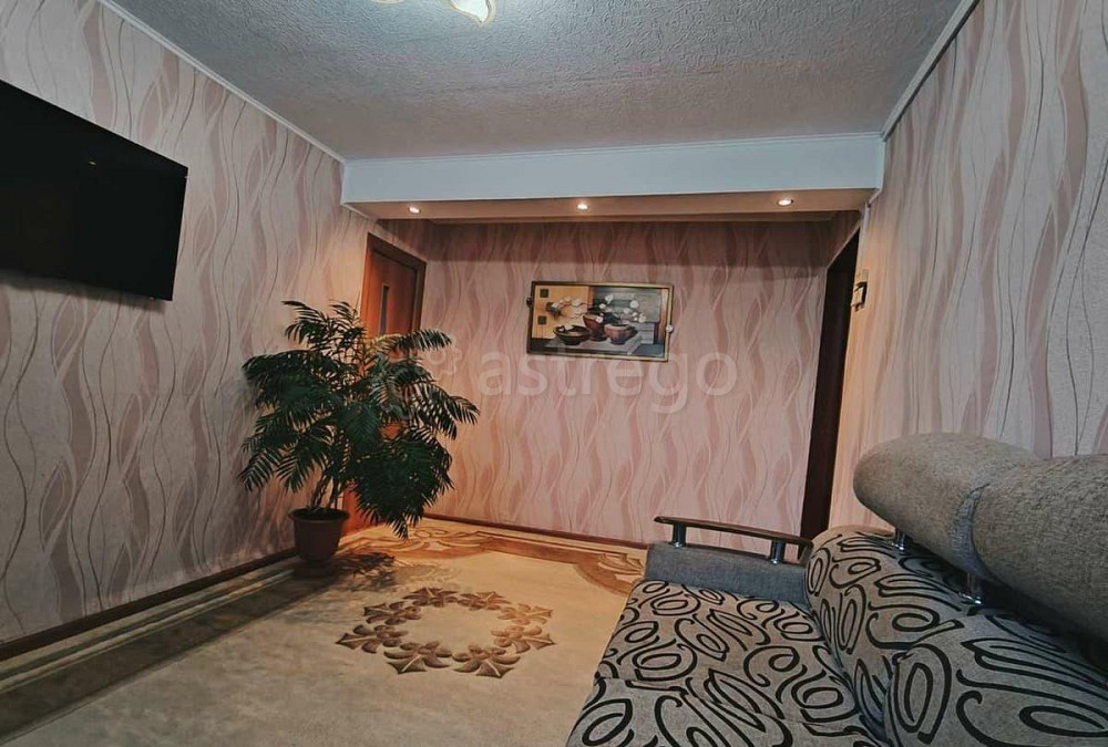 3-комн. квартира, 58.4 м2, 1/1 эт. Астрахань - изображение 1