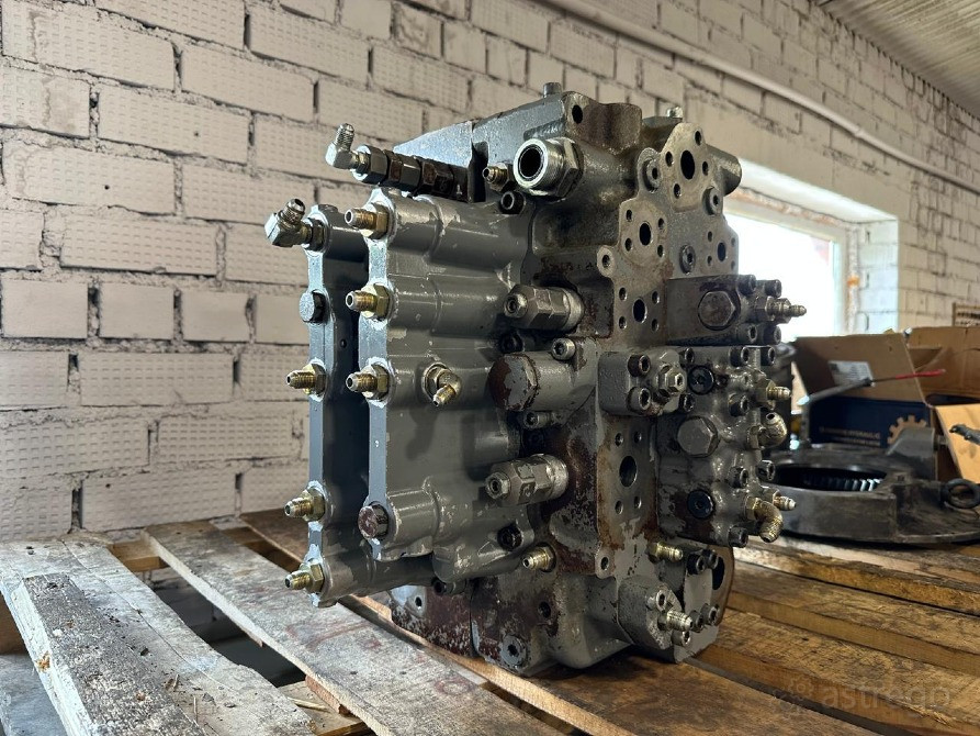 4448461 Гидрораспределитель (Гидравлический Распределитель) Hitachi ZX200, ZX240-3. Екатеринбург - изображение 1