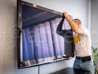 Монтаж Телевизоров.гардин.полок.Светильников и т.д Сантехника.Полы Хабаровск - изображение 1