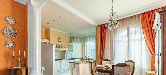 4-комн. квартира, 161.4 м2, 3/3 эт. Санкт-Петербург