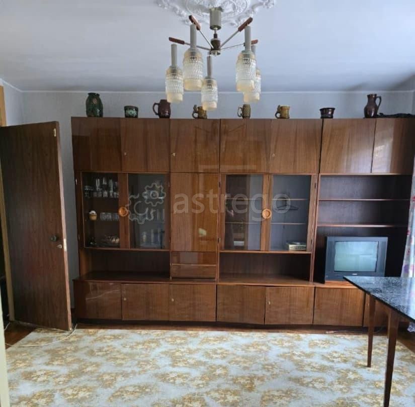 Комната, 35 м2, 3/12 эт. Москва - изображение 1