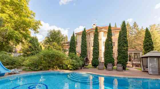 Коттедж, 1000 м2 Апрелевка