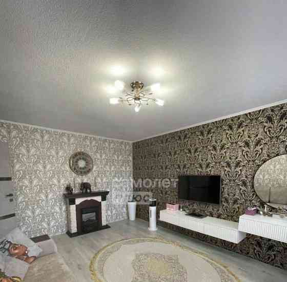 3-комн. квартира, 69.2 м2, 1/5 эт. Коряжма