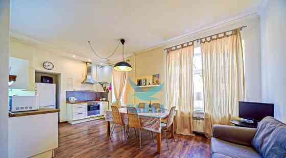 3-комн. квартира, 100 м2, 5/5 эт. Санкт-Петербург
