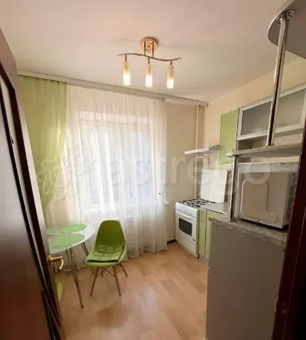 Сдам 1-комн. квартиру, 33 м2, 2/5 эт., долгосрочно Курган - изображение 3