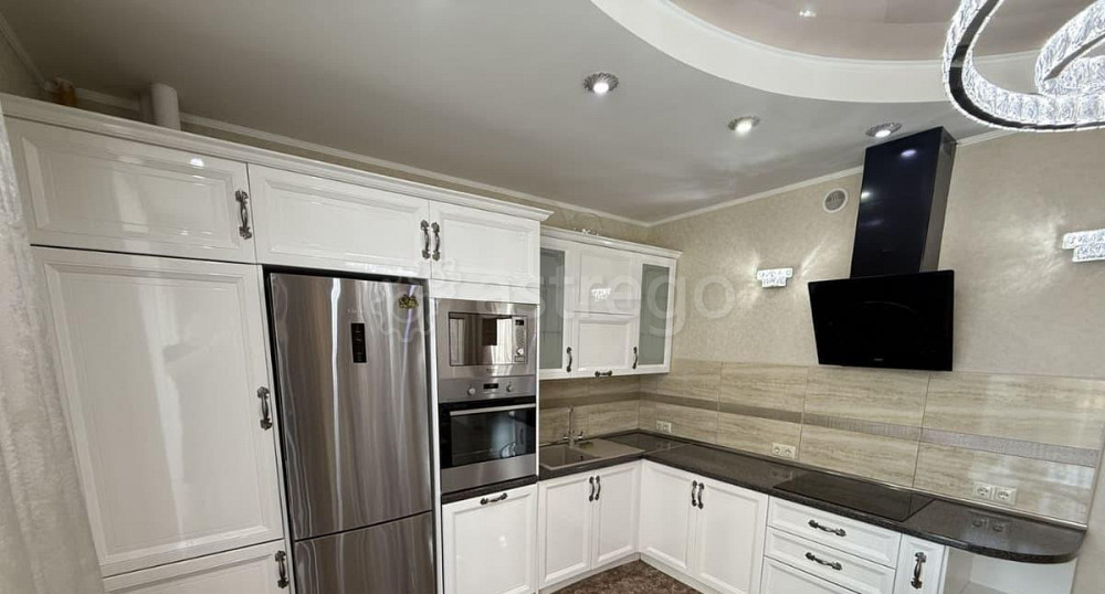 3-комн. квартира, 80 м2, 8/17 эт. Астрахань - изображение 1