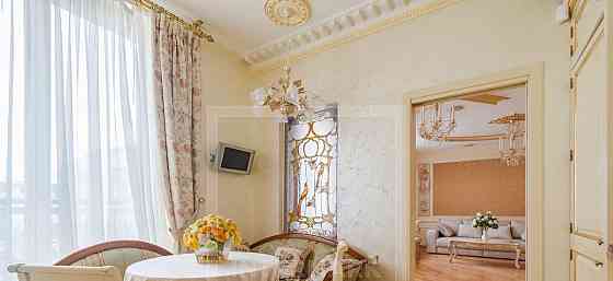 3-комн. квартира, 130 м2, 2/7 эт. Москва
